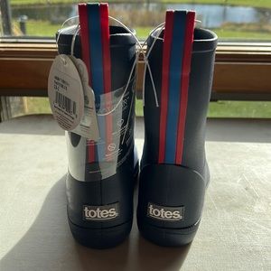 Kids Totes Lightweight rain boots, NWT, size 13-1